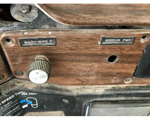 Freightliner FLD112 Dash Assembly
