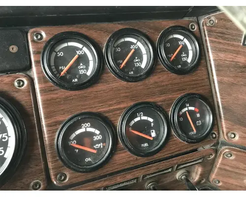 Freightliner FLD112 Dash Assembly