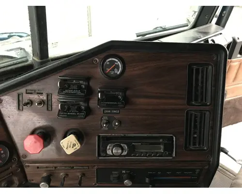 Freightliner FLD112 Dash Assembly