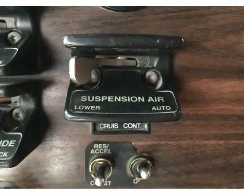 Freightliner FLD112 Dash Assembly