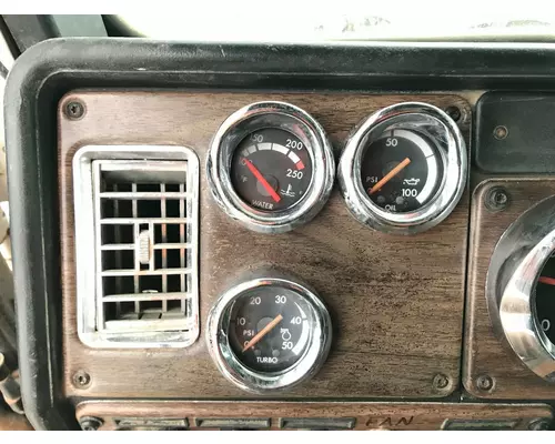 Freightliner FLD112 Dash Assembly