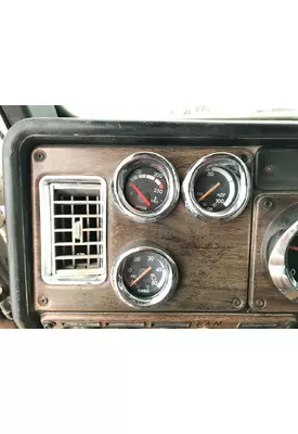 Freightliner FLD112 Dash Assembly