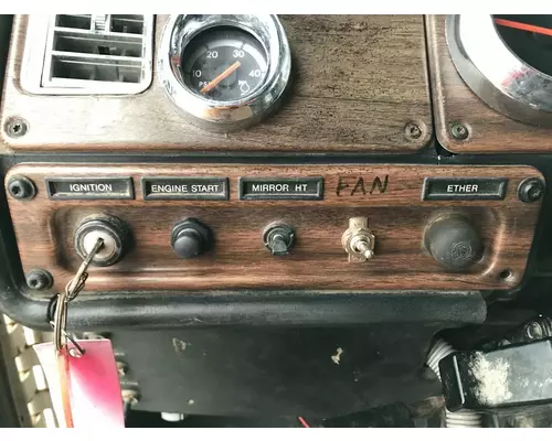 Freightliner FLD112 Dash Assembly