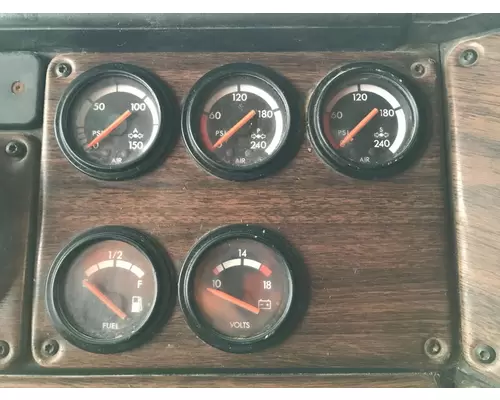 Freightliner FLD112 Dash Assembly