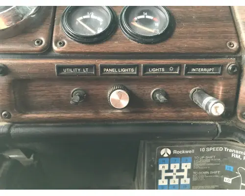 Freightliner FLD112 Dash Assembly