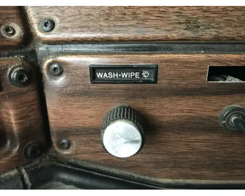 Freightliner FLD112 Dash Assembly