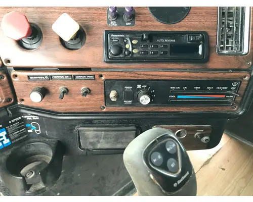 Freightliner FLD112 Dash Assembly