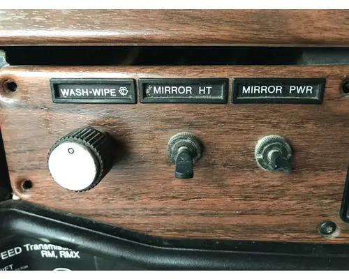 Freightliner FLD112 Dash Assembly