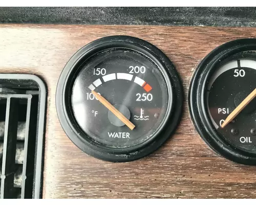 Freightliner FLD112 Dash Assembly