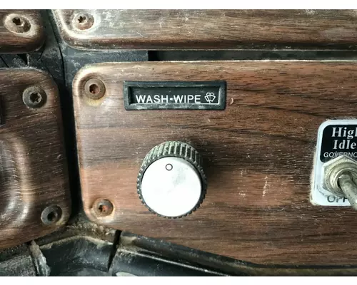 Freightliner FLD112 Dash Assembly