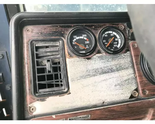 Freightliner FLD112 Dash Assembly