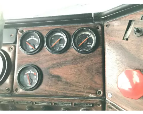 Freightliner FLD112 Dash Assembly