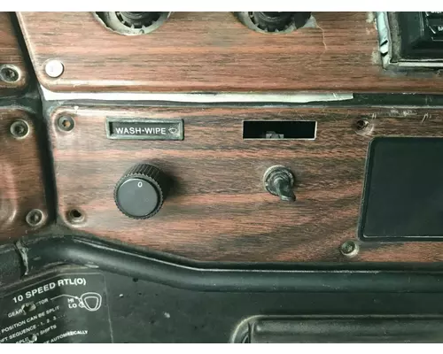 Freightliner FLD112 Dash Assembly
