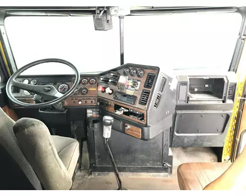 Freightliner FLD112 Dash Assembly