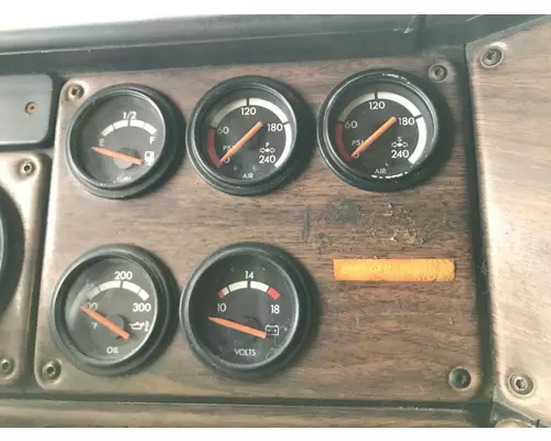 Freightliner FLD112 Dash Assembly