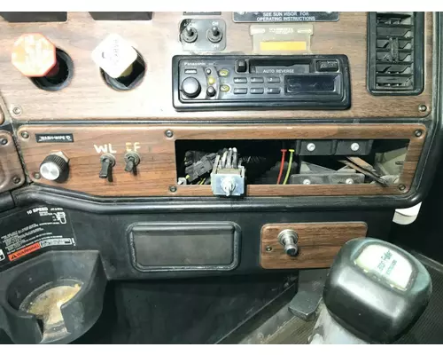 Freightliner FLD112 Dash Assembly