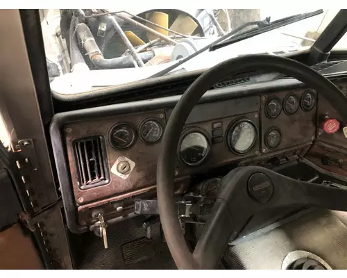 Freightliner FLD112 Dash Assembly