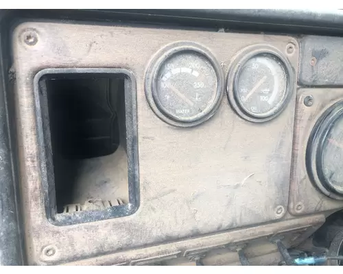 Freightliner FLD112 Dash Panel