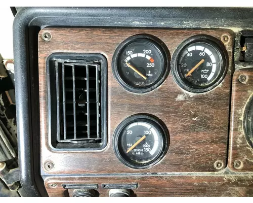 Freightliner FLD112 Dash Panel