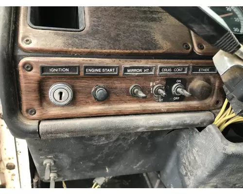 Freightliner FLD112 Dash Panel