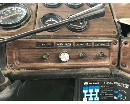 Freightliner FLD112 Dash Panel