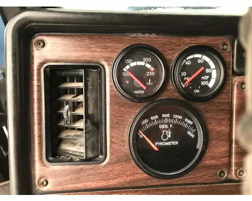 Freightliner FLD112 Dash Panel