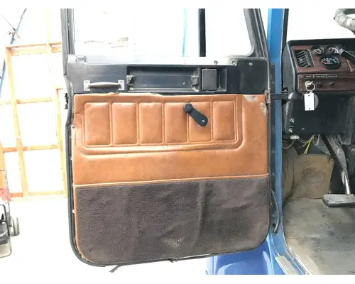 Freightliner FLD112 Door Assembly, Front