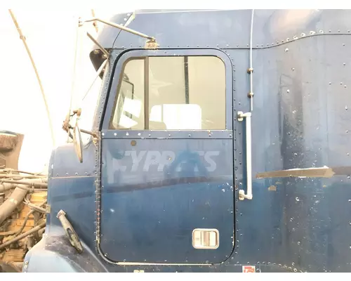 Freightliner FLD112 Door Assembly, Front