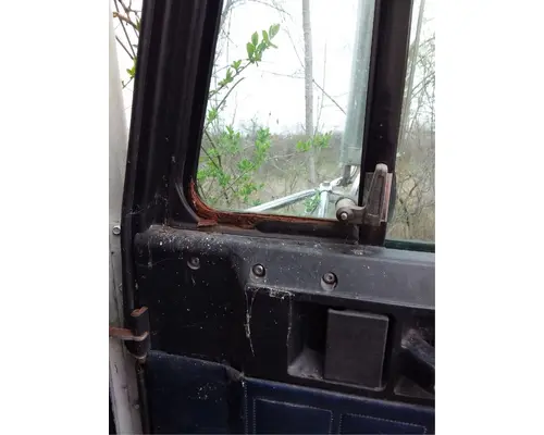 Freightliner FLD112 Door Assembly, Front