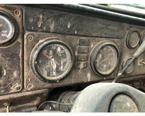 Freightliner FLD112 Instrument Cluster