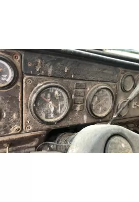 Freightliner FLD112 Instrument Cluster