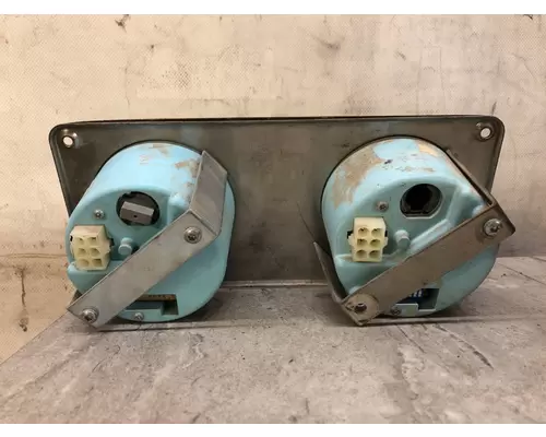 Freightliner FLD112 Instrument Cluster