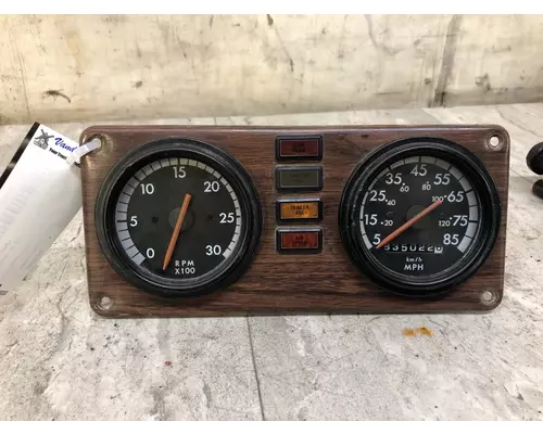 Freightliner FLD112 Instrument Cluster