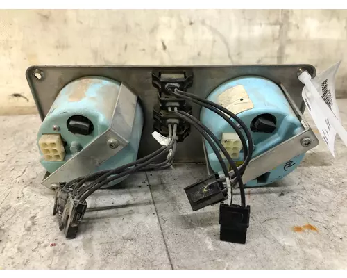 Freightliner FLD112 Instrument Cluster