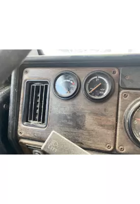 Freightliner FLD112 Instrument Cluster