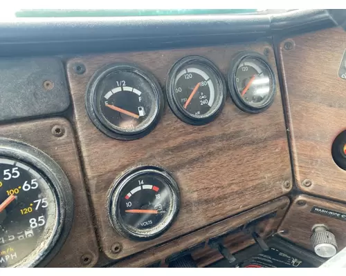 Freightliner FLD112 Instrument Cluster