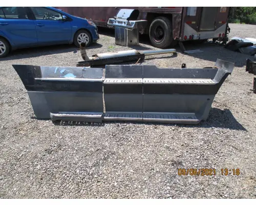 Freightliner FLD112 Side Fairing