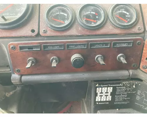 Freightliner FLD120 CLASSIC Dash Panel