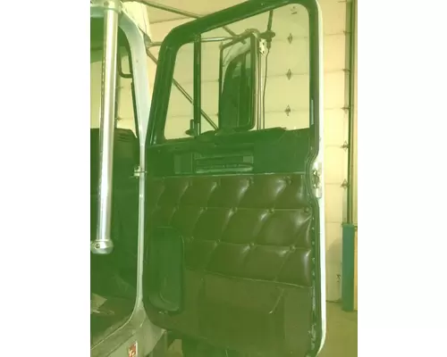 Freightliner FLD120 CLASSIC Door Assembly, Front