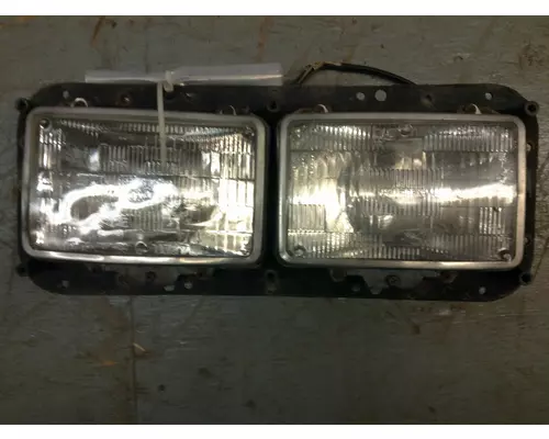 Freightliner FLD120 CLASSIC Headlamp Assembly