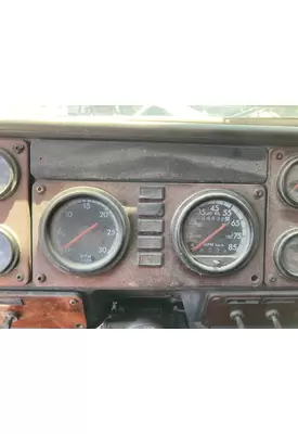 Freightliner FLD120 CLASSIC Instrument Cluster