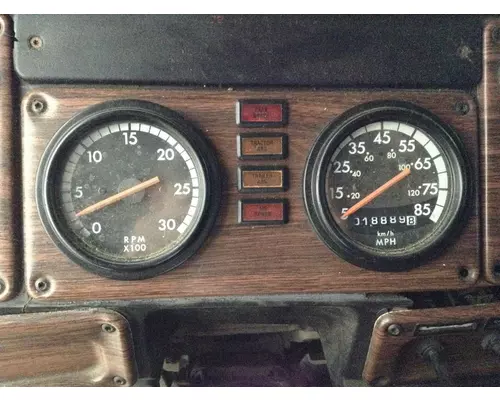 Freightliner FLD120 CLASSIC Instrument Cluster