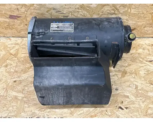 Freightliner FLD120SD Air Cleaner