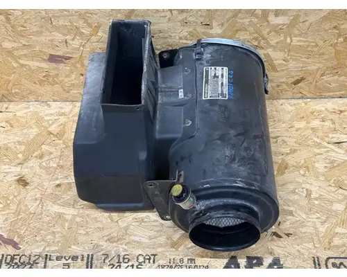 Freightliner FLD120SD Air Cleaner