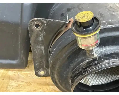 Freightliner FLD120SD Air Cleaner