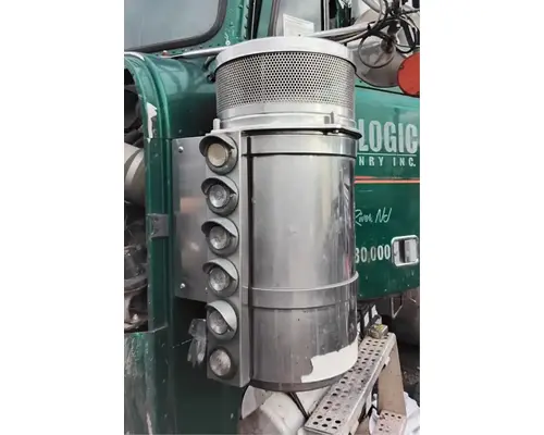 Freightliner FLD120SD Air Cleaner