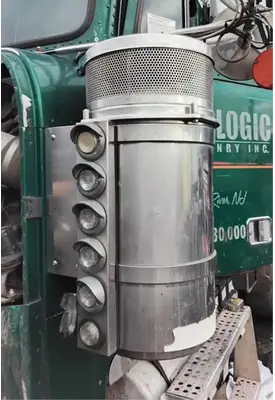 Freightliner FLD120SD Air Cleaner