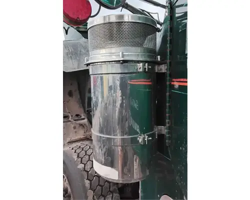Freightliner FLD120SD Air Cleaner