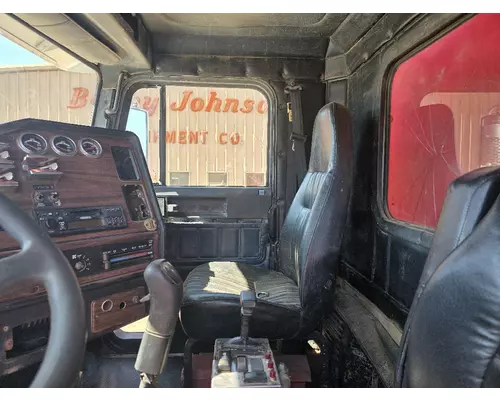 Freightliner FLD120SD Complete Vehicle