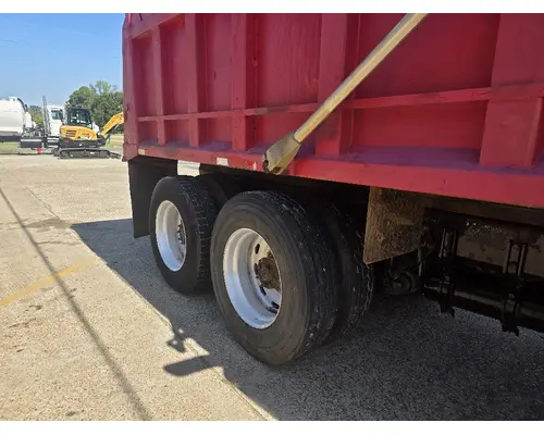Freightliner FLD120SD Complete Vehicle